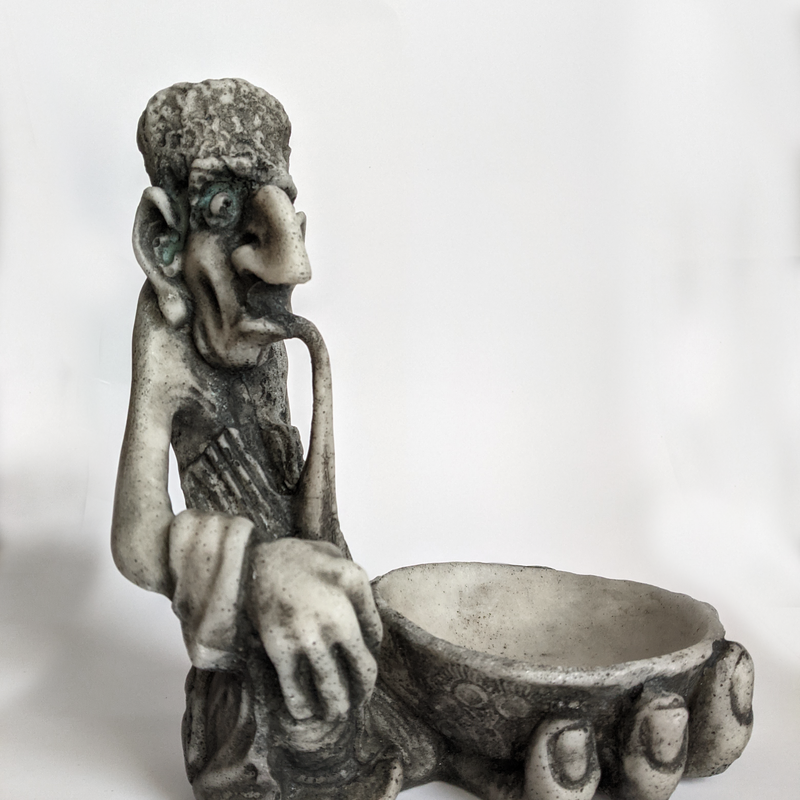 საფერფლე:
სიმაღლე- 17 სმ, ხელოვნური მარმარილო