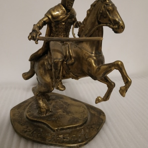 ვახტანგ გორგასალის სკულპტურა:
სიმაღლე- 16 სმ, ფოტოპოლიმერი